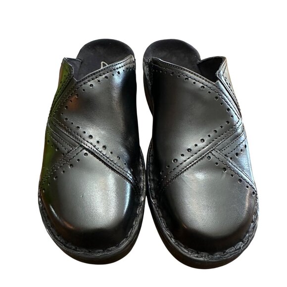 Clarks Shoes Women 9 M Black Leather Stitching Slip On Mules Flats - Picture 1 of 7